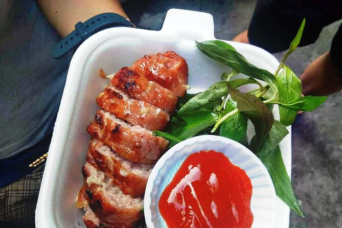 Saigon Street Food & Hidden Alleys by Scooter – 7/9/12 Tastings - Nguyễn Thiện Thuật apartments and old Saigon living