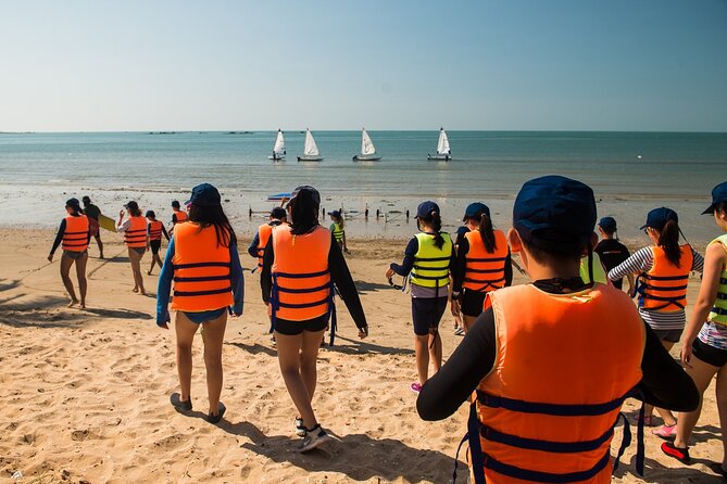 Sailing lessons - Equipment, safety, and comfort on the water