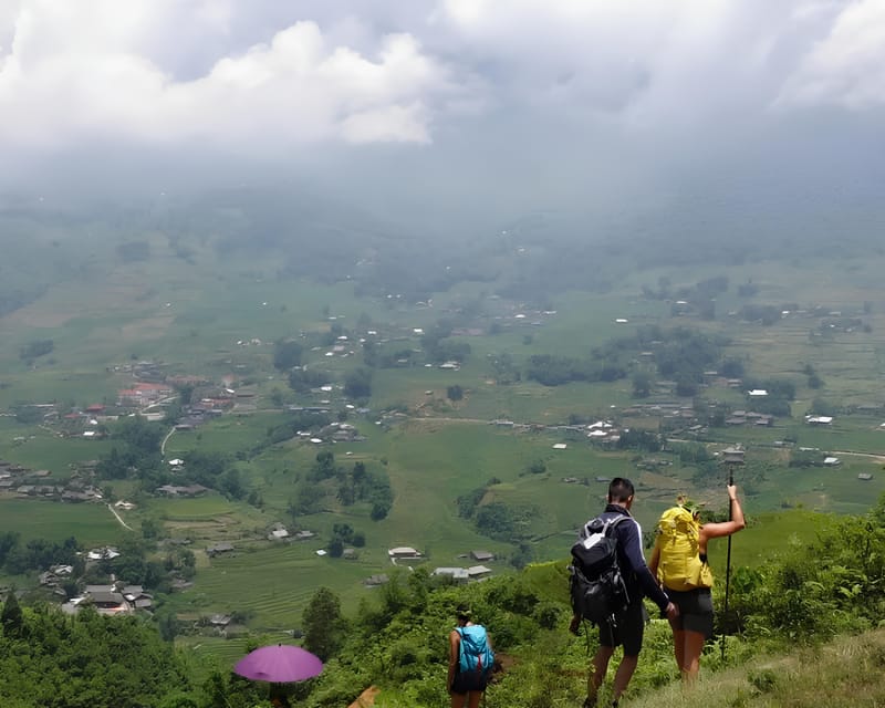 Sapa 1 Day Long Trek: Trek to Hau Thao and Sa Seng Villages - The family lunch at midday
