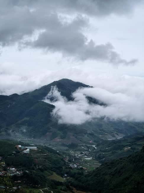 Sapa 2-Day Trekking Tour – Explore Villages & Scenic Trails - Ta Van route: the easier path through Muong Hoa Valley