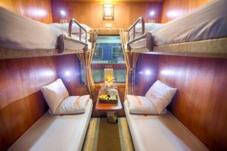 Sapa: 3-Day, 3-Night Trek and Hotel with Overnight Train - The return limousine to Hanoi
