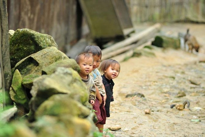 Sapa 3 Days 2 Nights Trekking Tour (1 Night In Ta Van Village, 1 Night In Hotel) - The early bus from Hanoi to Sapa