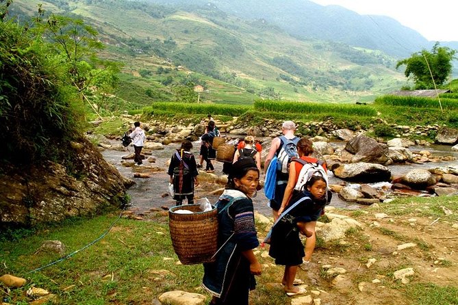 Sapa 3 Days 2 Nights Trekking Tour From Hanoi (2 Nights in Hotel) - Cat Cat Village gives you an easy first walk