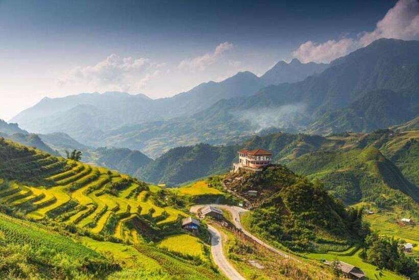 Sapa: Eco Adventure Terrace Fields and Local Villages Trek - Walking into Muong Hoa Valley’s rice terraces