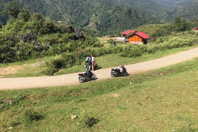 Sapa Love Silver Waterfall, Lonely Tree in Heaven Gate,San Sa Ho - The private format gives you room to set the pace