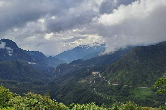 Sapa Love Silver Waterfall, Lonely Tree in Heaven Gate,San Sa Ho - How this compares with Sapa’s easier photo stops