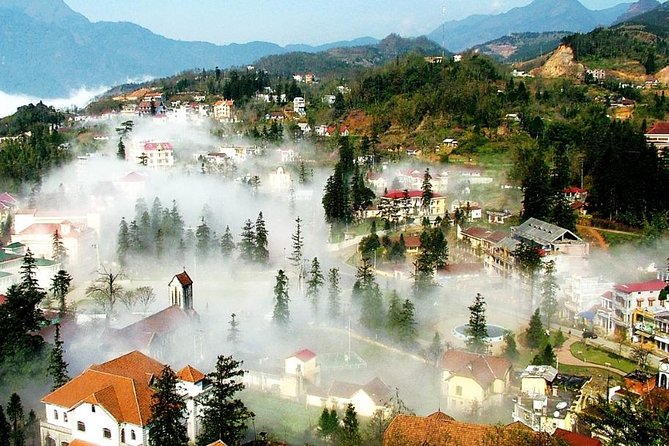 Sapa Tours 2D1N stay At 4 stars hotel nice Sleeping Bus TRANSFER - Cat Cat And Sin Chai: Water, Crafts, And A Tourist Stop