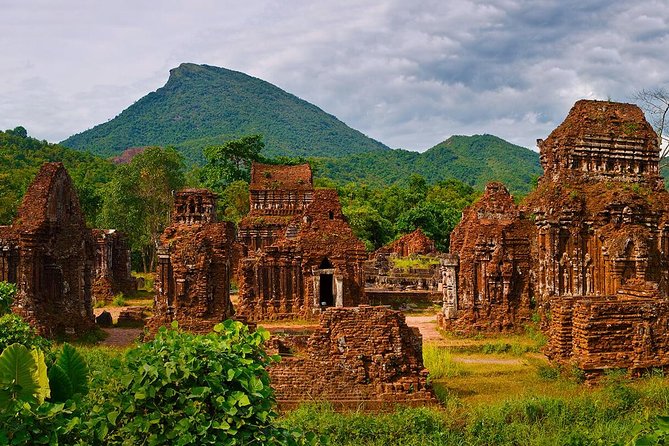 Shuttle Bus Hoi An To My Son Sanctuary - The 8 a.m. departure from 119 Trần Quang Khải