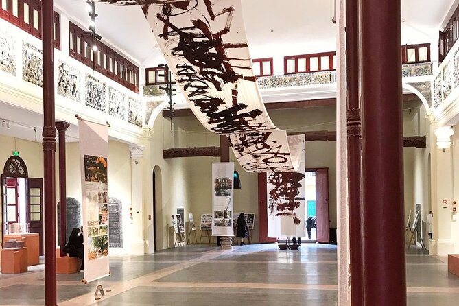 Small Group Half-day Hanoi City Tour with Train Street Visit (4h) - Hoa Lo Prison gives the morning its weight