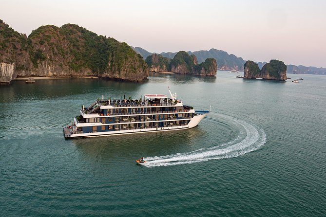 Stellar of the Seas 2 Days and 1 Night Luxury Cruise Experience - Food, entertainment, and activities