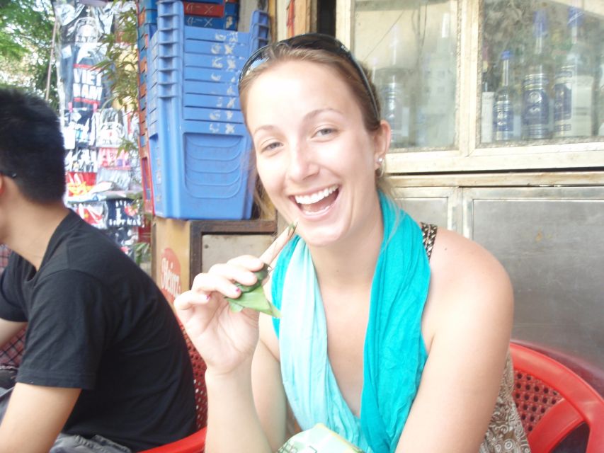 Street Food Tour Hanoi and Train Street Experience - Meeting at 31 Lo Su Street