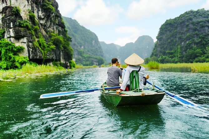 Tam Coc Ninh Binh - Hoa Lu - Deluxe Daily group Tour - Timing, transport, and group size