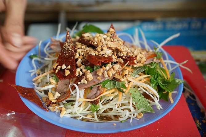 The 10 Tastings of Hanoi With Locals: Private Street Food Tour - Meeting at the Water Puppet Theater