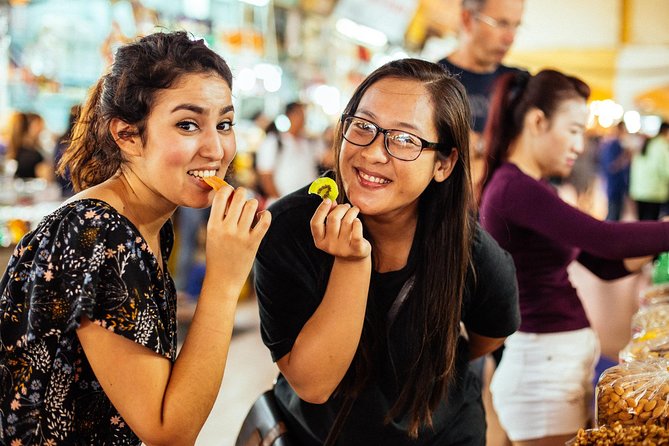 The 10 Tastings of Ho Chi Minh City With Locals: Private Street Food Tour - Cane juice beside Independence Palace