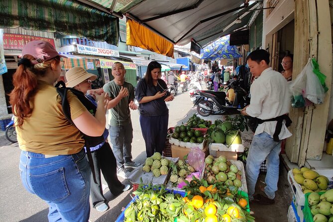 Three Coolest Neighborhoods in Saigon - The temple and the value of visual explanations