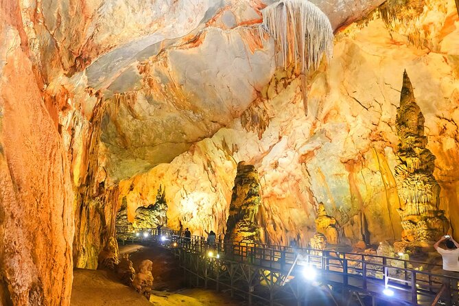 Tour to the caves ONE DAY tour to Phong Nha and Paradise caves - Lunch between the two cave visits