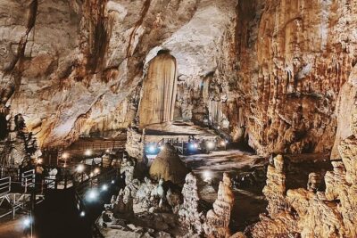 Tour to the caves ONE DAY tour to Phong Nha and Paradise caves