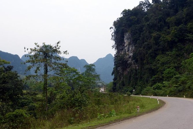 TOUR TO THE CAVES - Paradise & Dark caves from Dong hoi city - Who Will Get The Most From This Tour