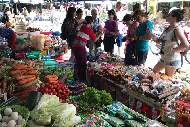 Traditional Cooking Class with Basket Boat Ride and market Tour - Vegetarian meals and family participation