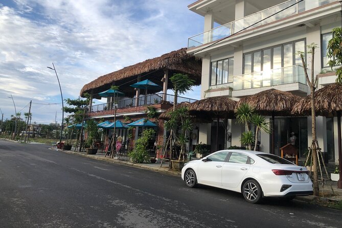 Transfer from Da Nang airport to Hoi An by private cars - Finding Your Driver at Da Nang Airport