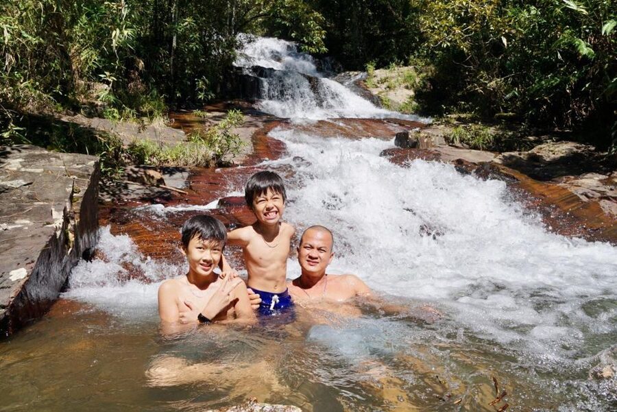 Trekking to Hidden Waterfall & Sturgeon Farm for dog-lovers - Food, Drinks, and Time Planning