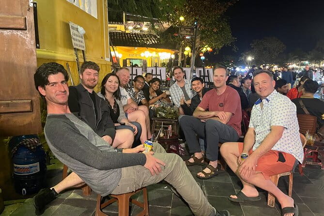 VIP Limousine: Hoi An to Hue Trip - Arriving near central Hue