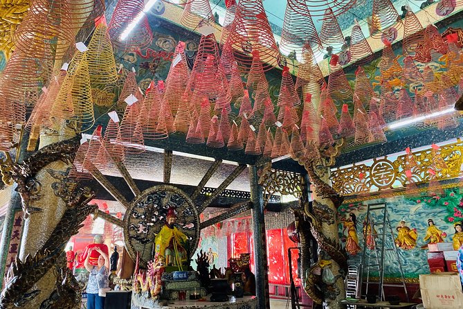 VIP Tour in Dragon Floating Temple sightseeing by SpeedBoat - Morning or afternoon: choosing the better departure