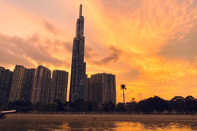 VIP Tour in Saigon: Romantic Sunset Cocktail by SpeedBoat - Comfort, safety, and practical details