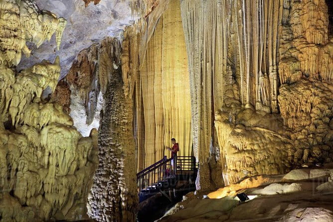 Zipline Dark cave & Paradise cave: Full-day Exploration - What the guide adds to the day